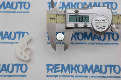 Обводной ролик стеклоподъёмника с клепкой 771136