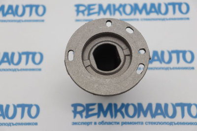 Кронштейн бокового зеркала двери Volkswagen Transporter T5/T6 770185