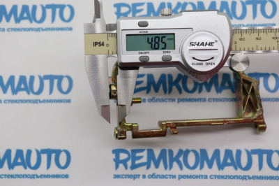 Кронштейн бокового зеркала двери Mercedes Benz правый 771782