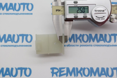 Фиксатор стекла стеклоподъёмника Ford 772765