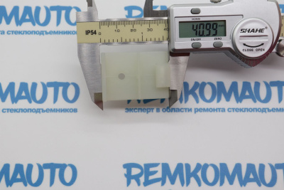 Фиксатор стекла стеклоподъёмника Ford 772765