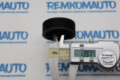 Ролик стеклоподъемника (катушка стеклоподъемника) 771756