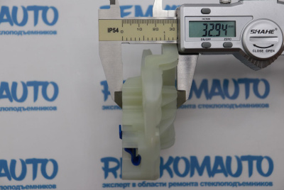 Направляющий держатель стеклоподъёмника (каретка стеклоподъемника) 770867