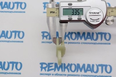 Фиксатор стекла стеклоподъемника 771338