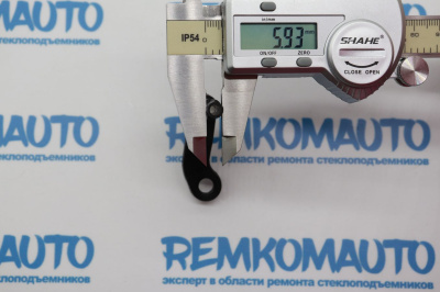 Фиксатор замка двери Fiat Linea (перед. прав.) 772404