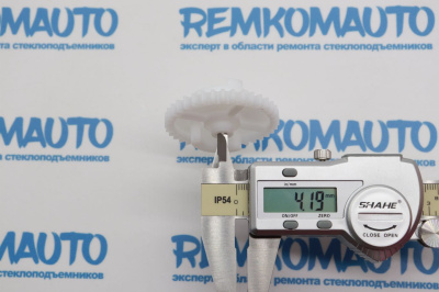 Шестерня замка двери Ford Connect (перед. лев./прав.) 770755