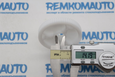 Шестерня червячной передачи электромотора стеклоподъемника 772474