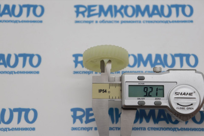 Шестерня люка крыши Alfa Romeo 147 771486