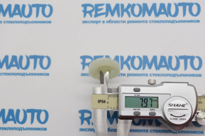 Шестерня замка двери Ford Tourneo Connect (перед. лев./прав.) 770722