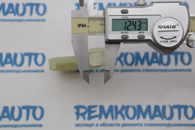 Держатель обводного ролика стеклоподъёмника 770905