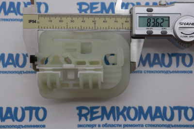 Направляющий держатель стеклоподъёмника (каретка стеклоподъемника) 770332