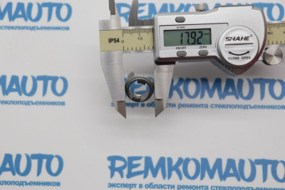 Стопорное кольцо личинки замка двери Volkswagen Golf 5/Golf 6 (перед. лев./прав.) 771599