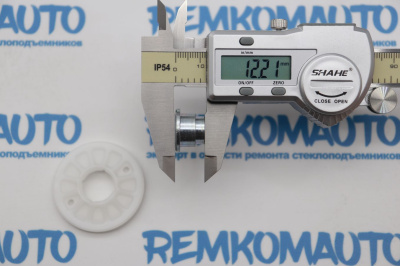 Обводной ролик стеклоподъёмника с клепкой 771333