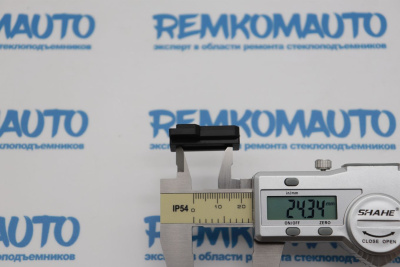 Фиксатор люка крыши Renault 771505