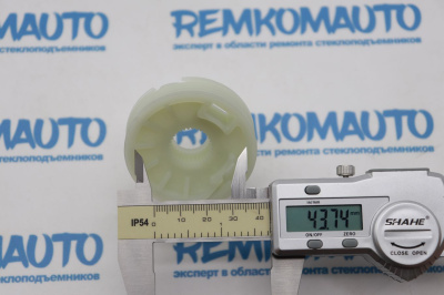 Ролик (катушка) стеклоподъёмника правый 770187