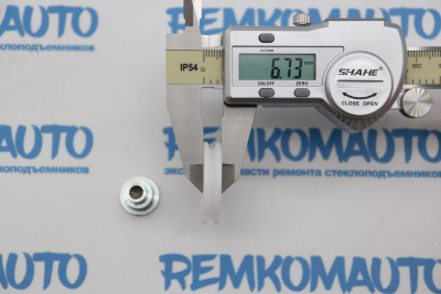 Обводной ролик стеклоподъёмника с клепкой 772441