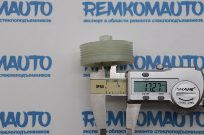 Ролик стеклоподъёмника (катушка стеклоподъемника) 776047