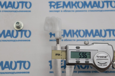 Обводной ролик стеклоподъёмника с клепкой 770599