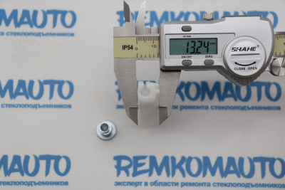 Обводной ролик стеклоподъёмника с клепкой 772283