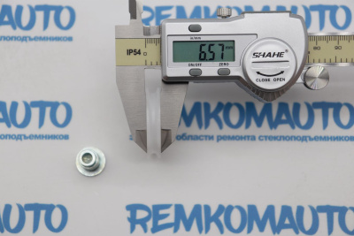 Обводной ролик стеклоподъёмника с клепкой 772496