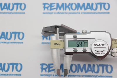 Фиксатор направляющего держателя стеклоподъёмника 770800