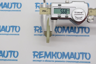 Держатель стекла (лопатка) стеклоподъёмника Mitsubishi Lancer 771190