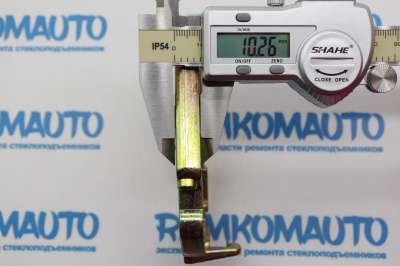 Кронштейн бокового зеркала двери Mercedes Benz правый 771782