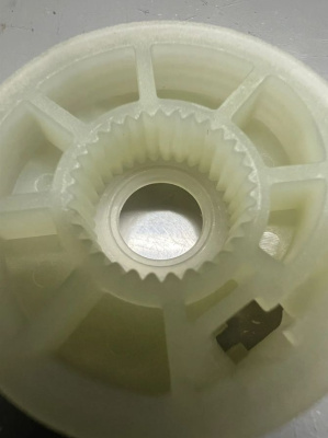 Ролик (катушка) стеклоподъёмника левый 771536