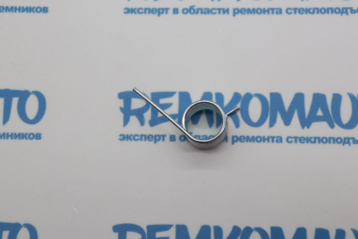 Пружина внутренней ручки открывния двери Nissan Navara/Qashqai правая 772835