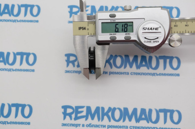 Фиксатор стекла (пластиковая прокладка) стеклоподъёмника Fiat Doblo 771796