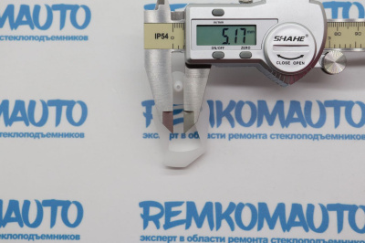 Фиксатор замка двери Mercedes Benz 771780