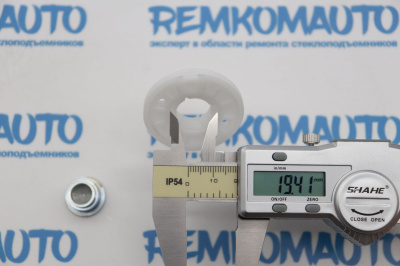 Обводной ролик стеклоподъёмника с клепкой 771333