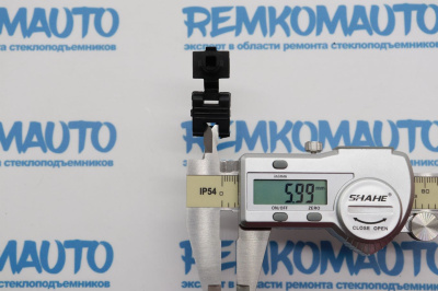 Фиксатор замка багажника Fiat Doblo 770919