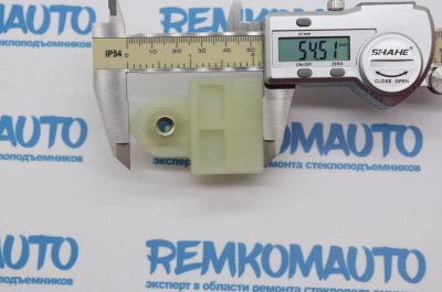 Держатель стекла (лопатка) стеклоподъёмника Toyota Auris 2006-2012 771167