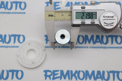 Обводной ролик стеклоподъёмника с клепкой 770588