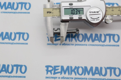 Шток личинки замка двери BMW X3 E83/X5 E53 (перед. лев./прав.) 770646