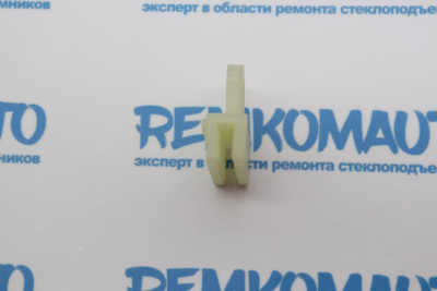 Держатель стекла (лопатка) стеклоподъёмника Lifan/Toyota 771338