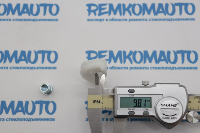 Обводной ролик стеклоподъёмника с клепкой 771135