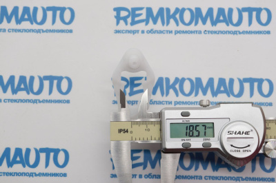 Фиксатор замка двери Mercedes Benz 771781