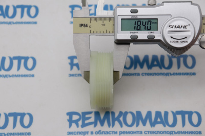 Ролик стеклоподъёмника (катушка стеклоподъемника) 771577