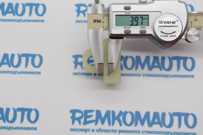 Фиксатор стекла стеклоподъемника 771338