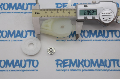 Обводной ролик стеклоподъёмника (комплект) 770913