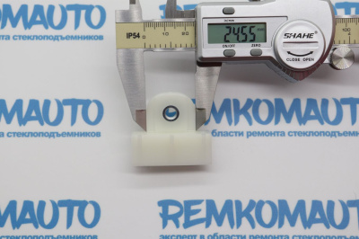 Держатель стекла (лопатка) стеклоподъёмника Nissan/Toyota 771166