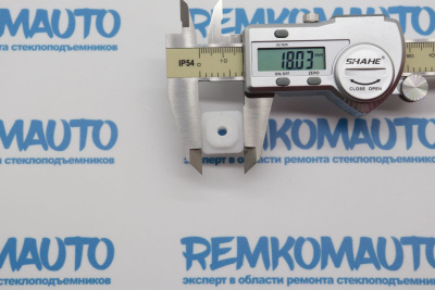 Фиксатор стекла Renault Kangoo 771718