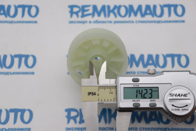 Ролик стеклоподъёмника (катушка стеклоподъемника) 770422