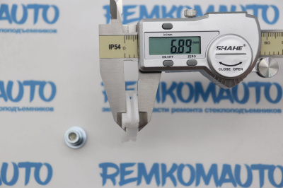 Обводной ролик стеклоподъёмника с клепкой 772407