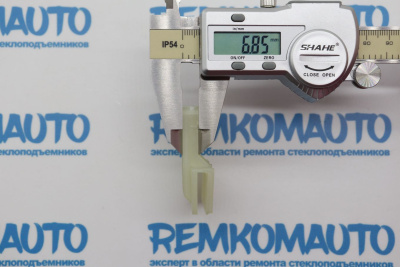 Фиксатор стекла стеклоподъёмника 771340