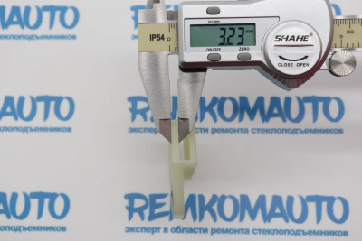 Держатель стекла (лопатка) стеклоподъёмника 772497