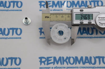 Обводной ролик стеклоподъёмника с клепкой 770999