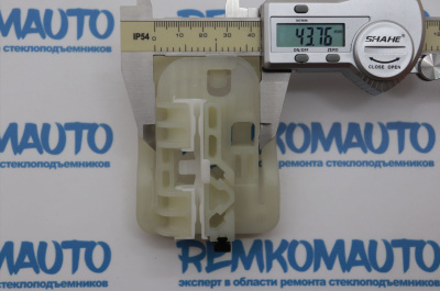 Направляющий держатель стеклоподъёмника (каретка стеклоподъемника) 770331